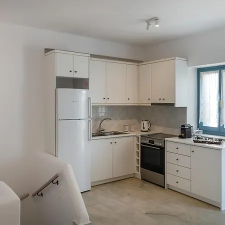 Beachside 2 Bedroom * Naousa (Paros)